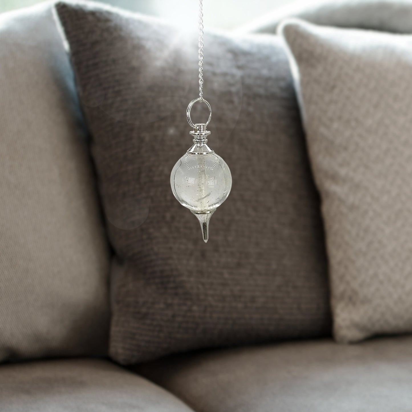 Clear-Crystal-Quartz-Ball-Dowsing-Pendulum (1)