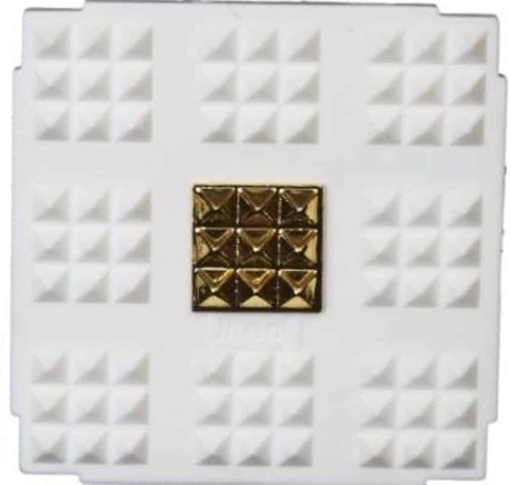 Fortune-Pyramid-Chip