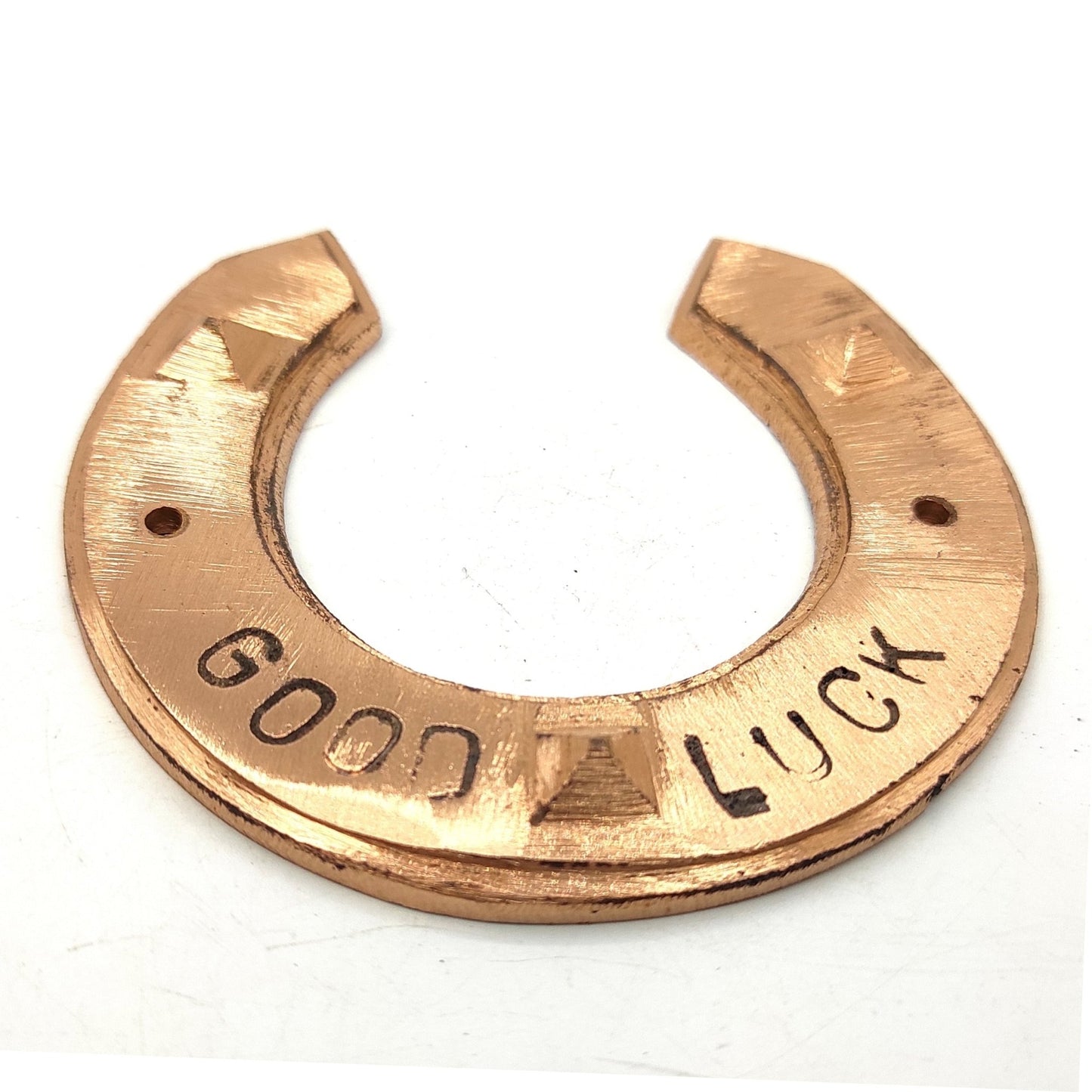 Good Luck Horse Shoe Made in Copper With Pyramid - plusvalueindia