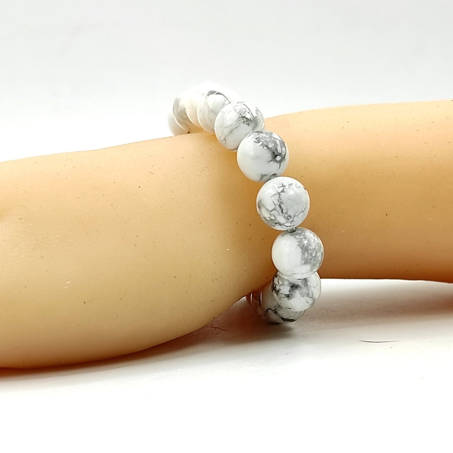 Howlite Bracelet for Creativity & Awareness | Stylish Charm Crystal Bracelet for Men Women Boys and Girls - plusvalueindia