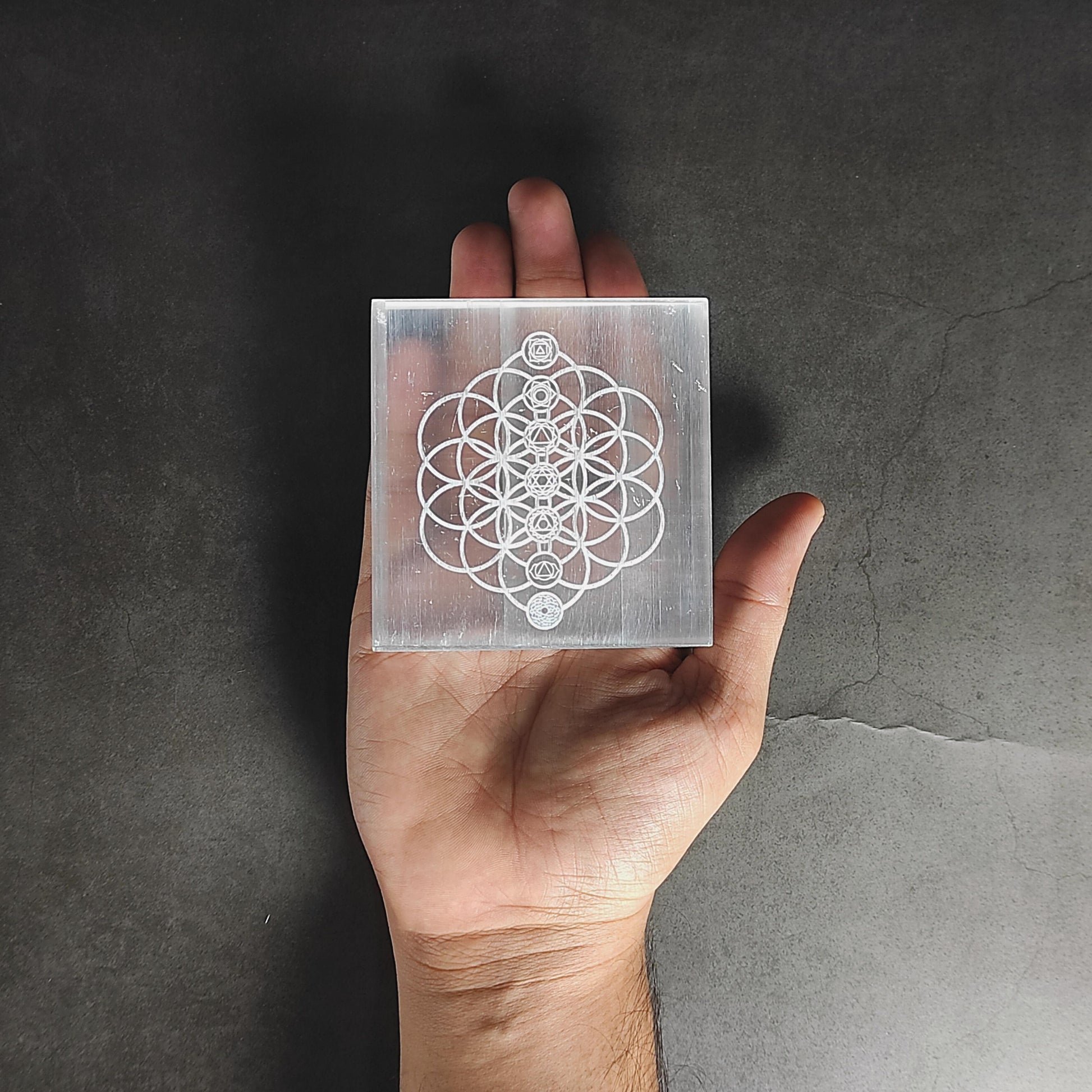 square-plate-chakra-symbol-with-flower