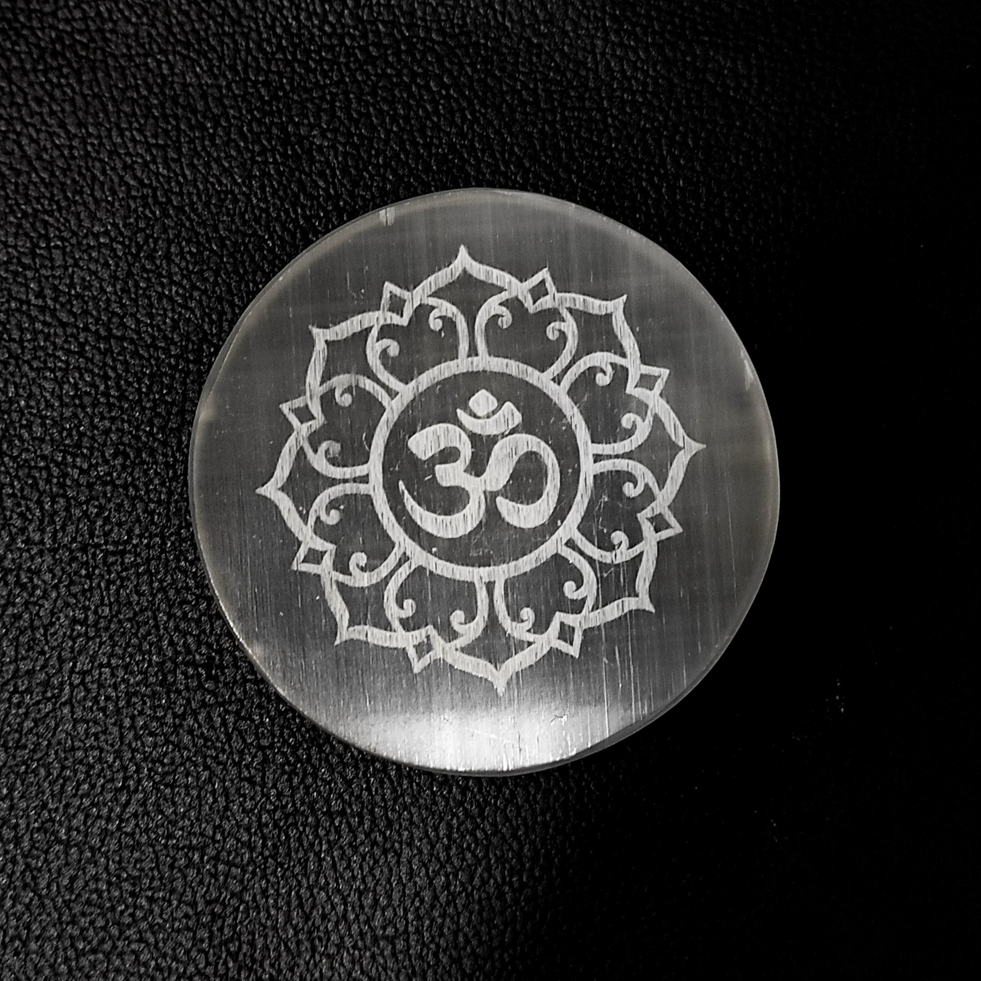 round-plate-om-symbol