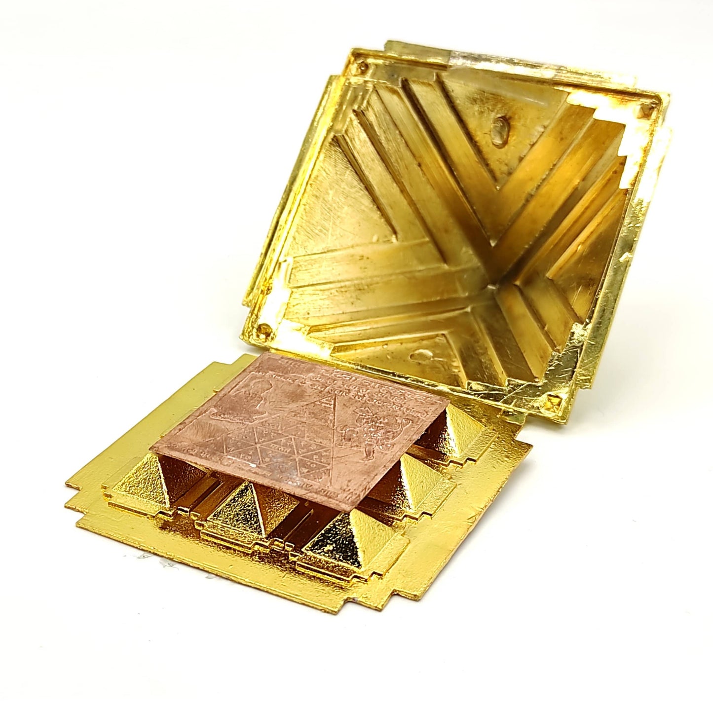 vastu car pyramid with yantra