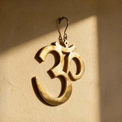 Brass Om Wall Hanging – Auspicious Vastu Remedy for Good Luck, Success, and Positive Energy - plusvalueindia