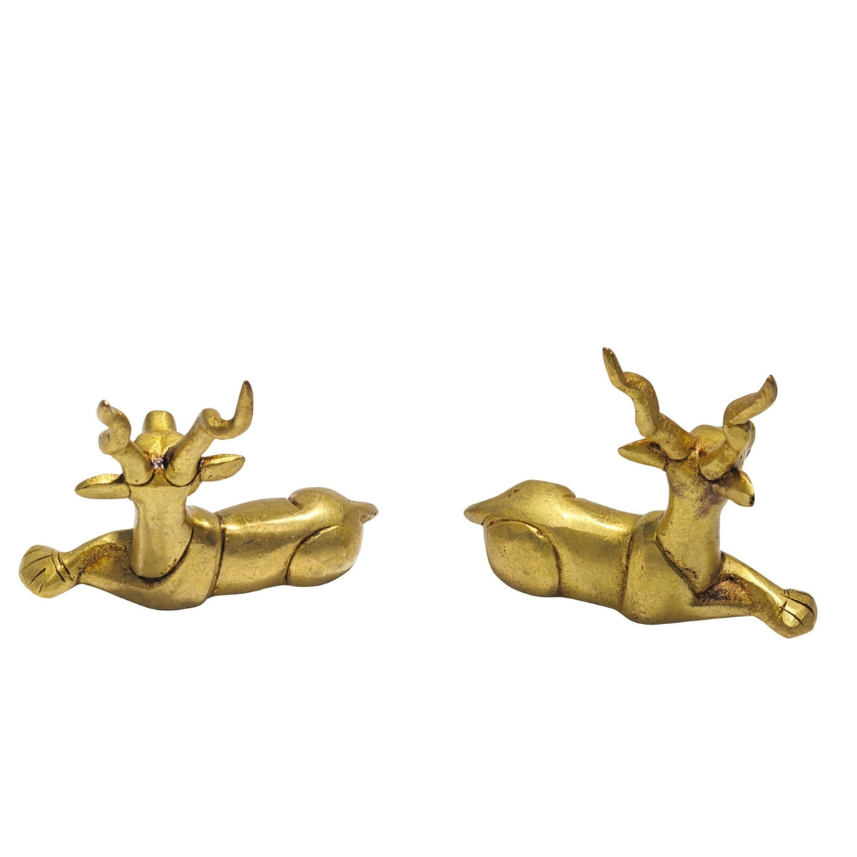 Solid weighted brass base design providing sturdy balance and anti-tip stability on glass shelves and wooden desks