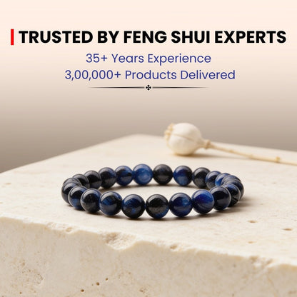 Kyanite gemstone bracelet infographic highlighting Throat Chakra alignment, clear communication, and calm energy