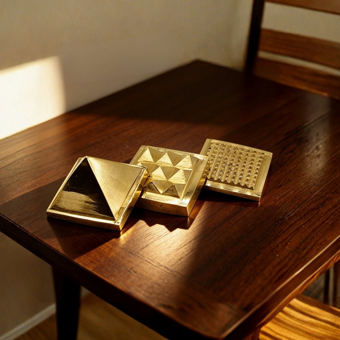 Brass Pyramid 1inch - Vastu RemediesFor North-West Entrance, Main Door, Kitchen, Toilet, Bedroom - plusvalueindia
