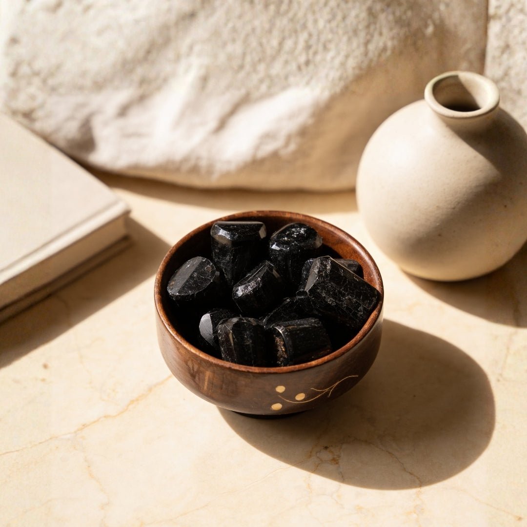 Black Tourmaline Tumbled Stone Pebbles - plusvalueindia