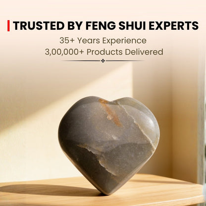 Green Aventurine heart stone infographic highlighting Heart Chakra opening, emotional healing, and prosperity luck